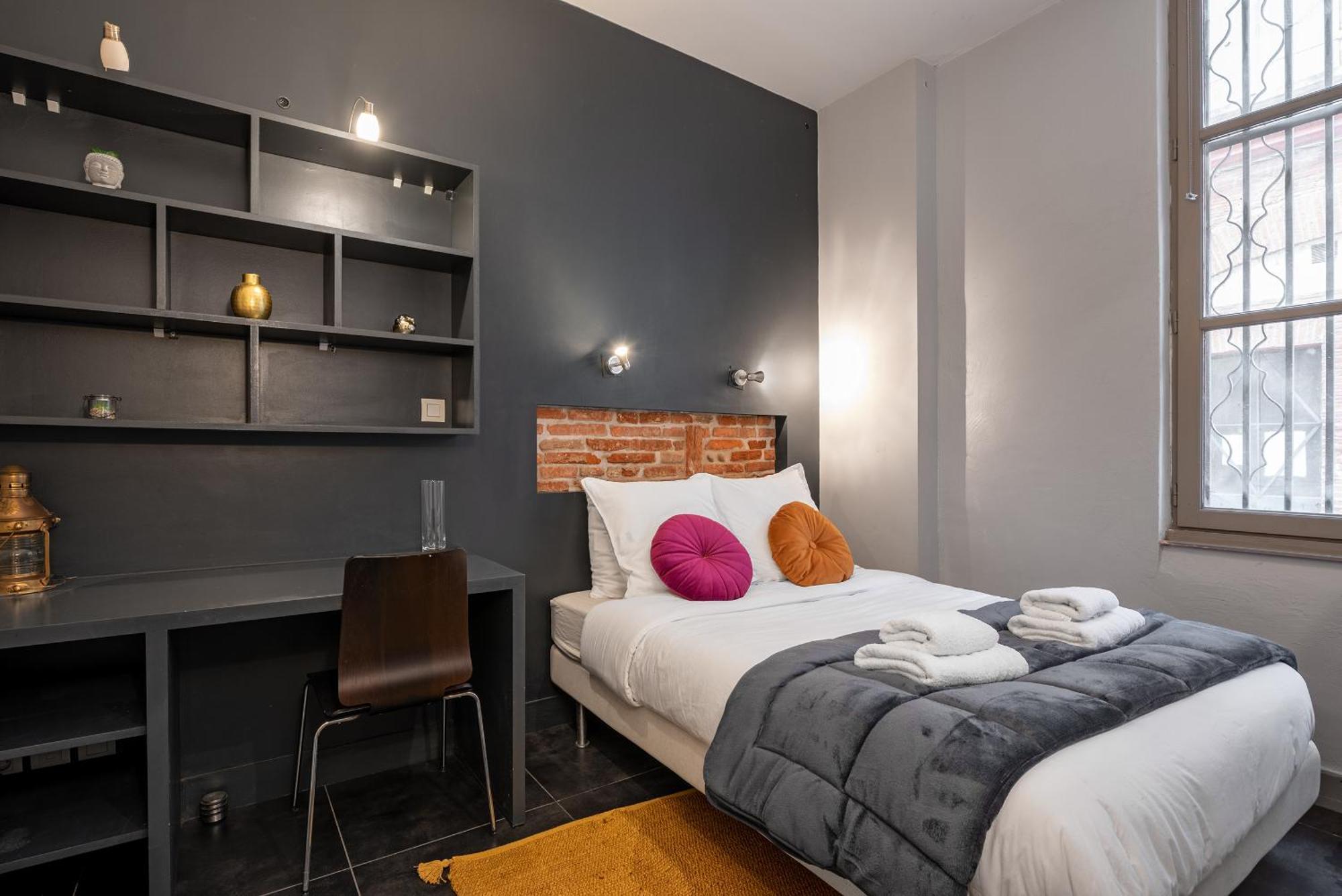 Lagrave - Cours Privee - Parking Apartamento