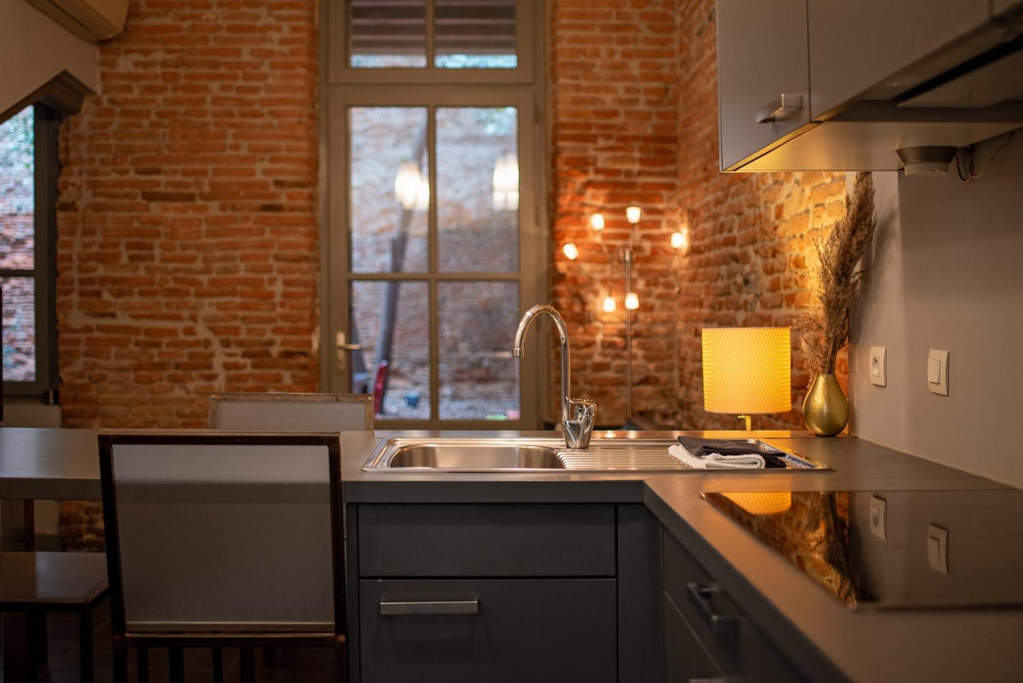 Lagrave - Cours Privee - Parking Apartamento Toulouse